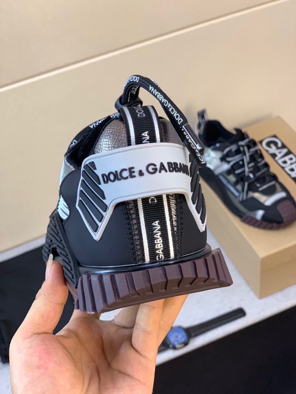 D*G sneaker